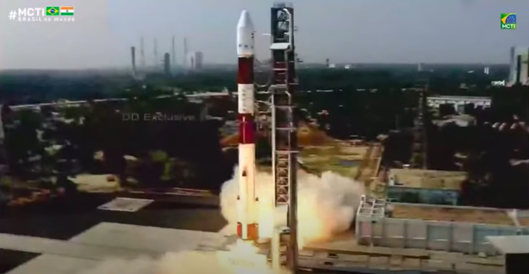 O satélite foi lançado no Centro de Lançamento Satish Dhawan Space Centre, em Sriharikota, na Índia (Reprodução/Youtube MCTI)