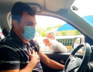 Prefeito de Indaiatuba, Nilson Gaspar, toma a vacina contra a covid-19 (Foto: Reprodução/Facebook)
