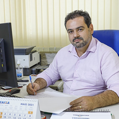 Secretário municipal da Educação, Heleno da Silva Luiz Junior (Foto: Divulgação/RIC/PMI)