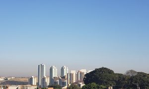 Inpe e Ciiagro) O sol predomina nesta segunda em Indaiatuba (Foto: Patrícia Lisboa/Dropes)