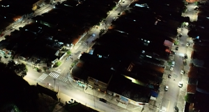 Desde 2018, a Administração Municipal já substituiu mais de 13 mil lâmpadas comuns pelo modelo LED (Foto: Arquivo/Eliandro Figueira/RIC/PMI)