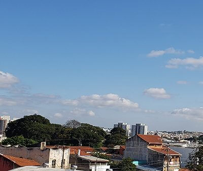 A terça-feira é de sol entre nuvens em Indaiatuba (Foto: Patrícia Lisboa/Dropes)