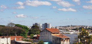 O sol aparece entre nuvens nesta terça e não chove em Indaiatuba (Foto: Patrícia Lisboa/Dropes)