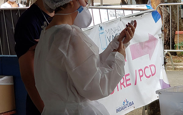 Vacinação contra a covid-19 segue em Indaiatuba (Foto: Patrícia Lisboa/Dropes)