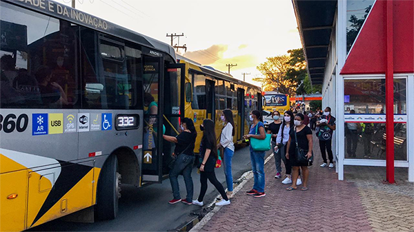 Transporte coletivo urbano tem aumento do número de passageiros com flexibilização do Plano SP (Foto: Arquivo/Eliandro Figueira/RIC/PMI)