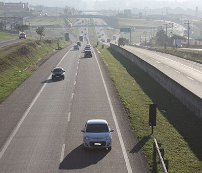 SP-75 recebe 214 mil veículos no feriadão, 15 mil a mais do que o previsto (Foto: Divulgação/AB Colinas)