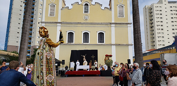 Missa de Nossa Senhora Aparece reúne centenas de fiéis em Indaiatuba (Foto: Patrícia Lisboa/Dropes/Direitos Reservados)