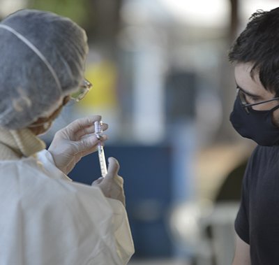 A segunda dose é essencial para a proteção contra a covid-19(Foto: Eliandro Figueira/RIC/PMI)