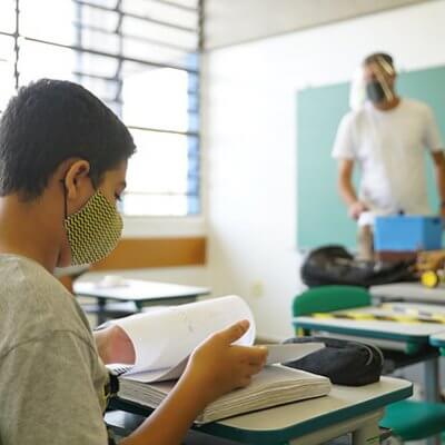 Aulas presenciais voltarão a ser obrigatórias a partir do dia 18 de outubro (Foto: Governo do Estado de SP)