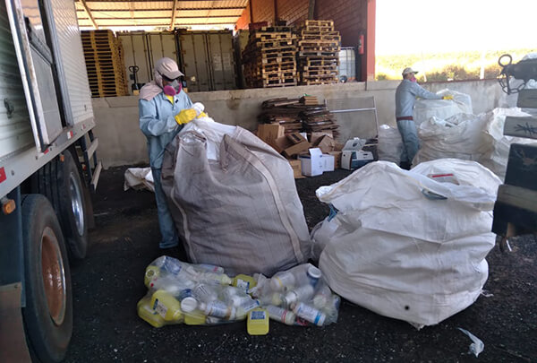 Ação coleta 75 mil embalagens de agrotóxicos vazias (Foto: DCS/Saae)