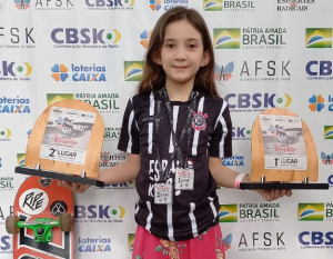 Carol Suzaki, bicampeã do Campeonato Brasileiro de Skate Feminino, modalidade Banks Infantil (Foto: Divulgação)