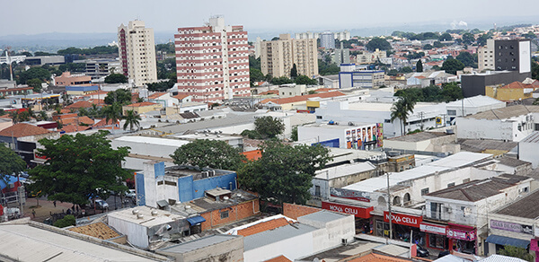 Imóveis sem afastamento mínimo nas laterais e fundos têm prazo para regularização (Foto: Patrícia Lisboa/Dropes)