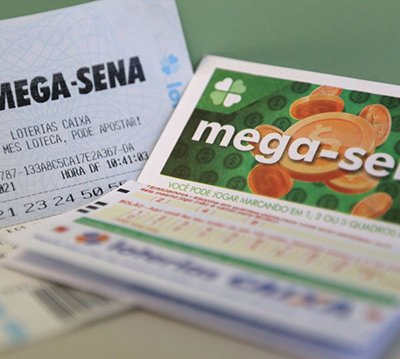 A aposta simples da Mega-Sena custa R$ 4,50 (Foto: Tânia Rego/Agência Brasil)