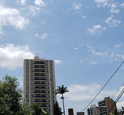 O sol aparece entre nuvens e não chove nesta 6ª feira em Indaiatuba (Foto: Patrícia Lisboa/Dropes)