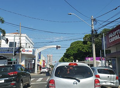 O sol aparece entre poucas nuvens na manhã desta segunda em Indaiatuba (Foto: Patrícia Lisboa/Dropes)