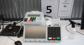 Eleitor pode levar colinha com os números dos candidatos para agilizar votação