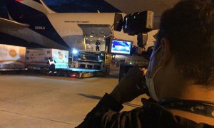 Lote com 1,2 milhões de doses da Pfizer chegou neste domingo ao Aeroporto de Viracopos (Foto: Alex Sandro/TV Brasil)