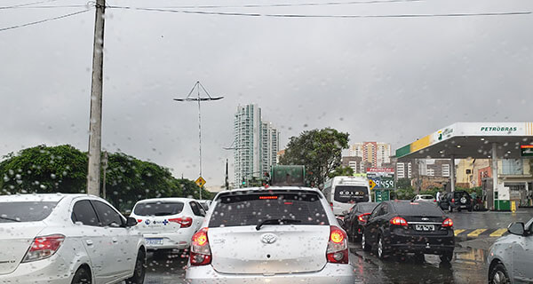 O tempo segue instável, com chuva ao longo do dia e da noite, em Indaiatuba; a temperatura máxima não passa dos 26 graus hoje