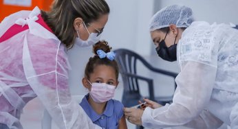 Vacinação infantil contra a covid-19 segue nesta segunda e terça no Espaço Viber