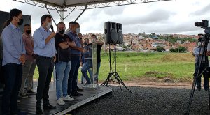 Prefeito Nilson Gaspar faz lançamento da construção do Centro Esportivo do Morada do Sol (Foto: Patrícia Lisboa/Dropes)