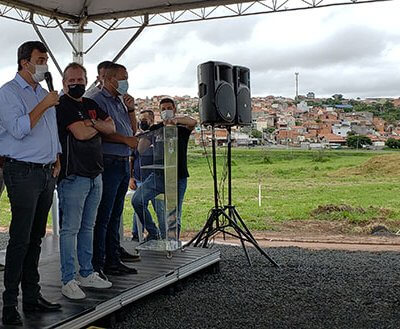 Prefeito Nilson Gaspar faz lançamento da construção do Centro Esportivo do Morada do Sol (Foto: Patrícia Lisboa/Dropes)