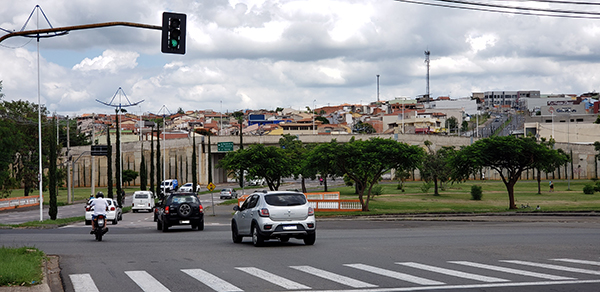  Novo elevado será construído no sentido oposto ao primeiro, na avenida do Parque Ecológico (Foto: Patrícia Lisboa/Dropes/Direitos Reservados)