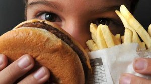 Alimentos ultraprocessados devem ser evitados (Foto: Marcello Casal Jr/Agência Brasil)