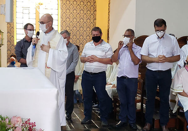 Padre Paulo Crozera nomeia comissão para restauro da Igreja Matriz da Candelária (Foto: Patrícia Lisboa/Dropes)