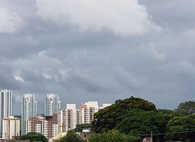 A manhã desta quinta é de nuvens carregadas em Indaiatuba (Foto: Patrícia Lisboa/Dropes)