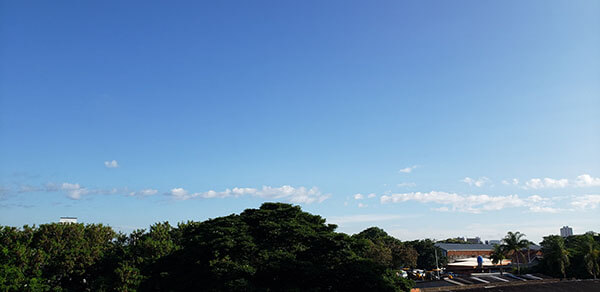 O sol aparece entre nuvens na manhã desta terça em Indaiatuba (Foto: Patrícia Lisboa/Dropes)