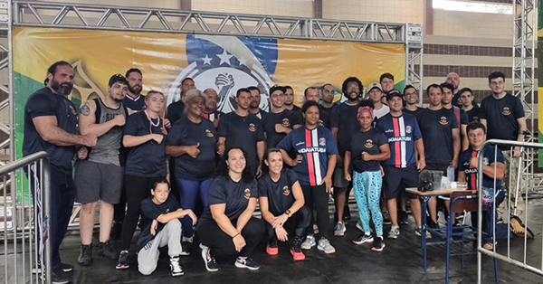 A equipe de Luta de Braço trouxe 40 medalhas para Indaiatuba (Foto: Divulgação)