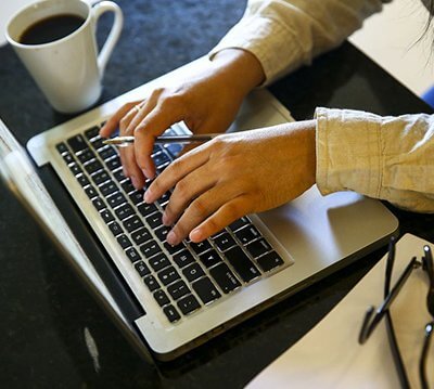 Pesquisadores enfatizam que é preciso garantir o acesso à internet com qualidade (Foto: Marcelo Camargo/Agência Brasil)