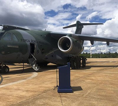 O cargueiro KC-390 Millennium partiu às 15h15 (Foto: José Cruz/Agência Brasil)