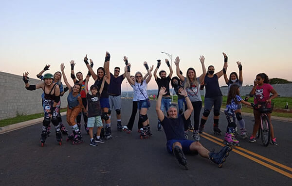 Grupo Patinando Depois dos 30 vai se reunir aos domingos, no Ginásio de Esportes (Foto: Divulgação)