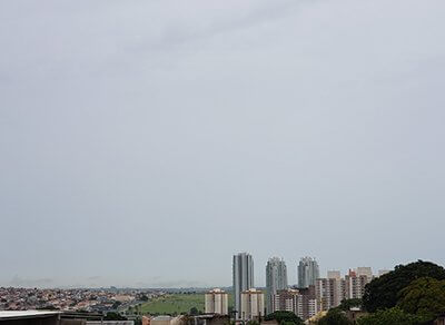 Chove fraco em Indaiatuba na manhã desta sexta em Indaiatuba (Foto: Patrícia Lisboa/Dropes)