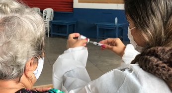 Idosos convocados pelo Minha Vacina começam a tomar dose contra a gripe no sábado