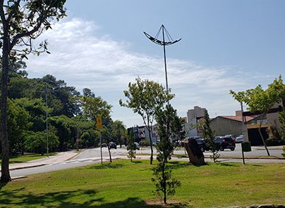 O sol aparece entre algumas nuvens, na manhã desta quinta, em Indaiatuba (Foto: Patrícia Lisboa/Dropes)