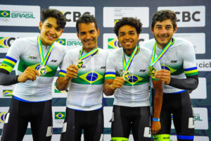 Na prova de perseguição, equipe de Indaiatuba é campeã (Foto: Luis Claudio Antunes/CBC)