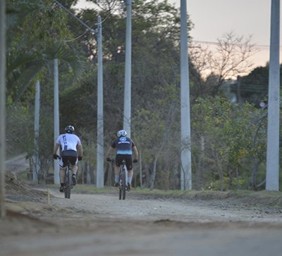 Início da rota dos cavaleiros e ciclistas fica no Jardim Europa (Foto: Eliandro Figueira/RIC/PMI)