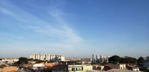 A manhã desta segunda é de sol e céu com poucas nuvens em Indaiatuba (Foto: Patrícia Lisboa/Dropes)