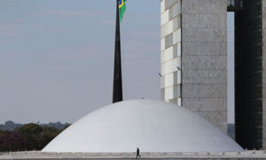 A duração do mandato dos senadores é de oito anos (Foto: Fabio Rodrigues Pozzebom/Agência Brasil)