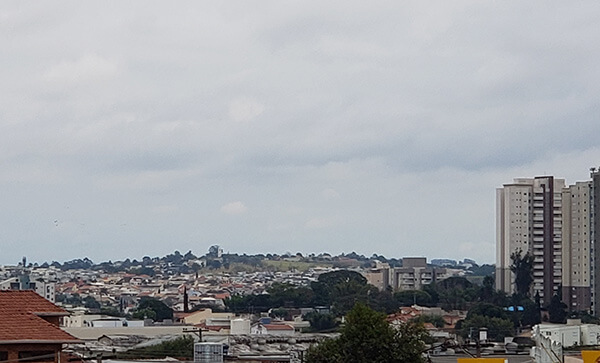 Céu ainda tem muita nebulosidade em Indaiatuba nesta quarta (Foto: Patrícia Lisboa/Dropes)