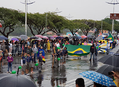 Desfile em comemoração aos bicentenário da Independência do Brasil, neste Sete de Setembro, em Indaiatuba (Foto: Patrícia Lisboa/Dropes)