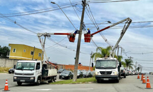 Instalação de lâmpadas LED é feita em Indaiatuba (Foto: Arquivo/Eliandro Figueira/RIC/PMI)