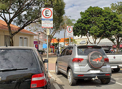 Com o cartão, o idoso e deficientes têm gratuidade para estacionar nas áreas de Zona Azul (Foto: Patrícia Lisboa/Dropes)