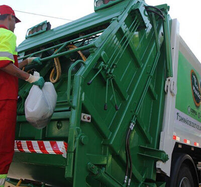 Mudança no cronograma da coleta de lixo começa a valer nesta quarta-feira (Foto: Eliandro Figueira/PMI)