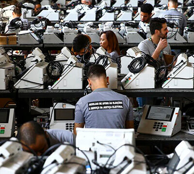 Votos brancos e nulos são descartados durante apuração (Foto: Marcelo Camargo/Agência Brasil)