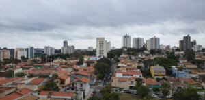 Imóveis sem afastamento mínimo nas laterais e fundos podem ser regularizados até 26 de setembro (Foto: Patrícia Lisboa/Dropes)