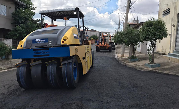 No total, 15 ruas fazem parte do convênio e serão beneficiadas pelas obras de recapeamento (Foto: Eliandro Figueira/RIC/PMI)