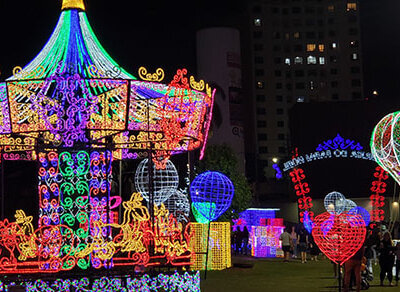 Decoração de Natal do Parque Ecológico é inaugurada (Foto: Patrícia Lisboa/Dropes)